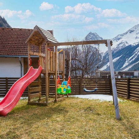 Beautiful Apartment In L Ngenfeld With Terrace Ленгенфельд Екстер'єр фото