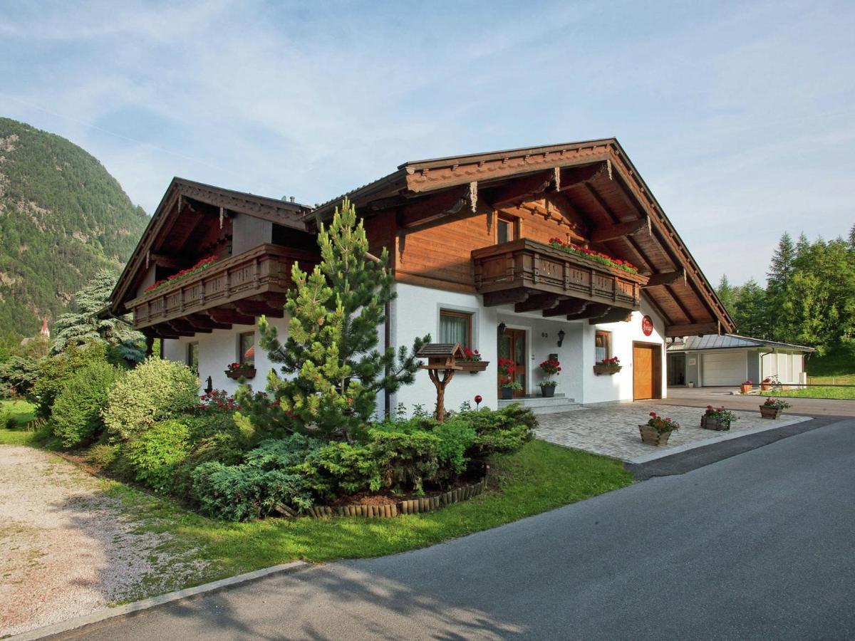 Beautiful Apartment In L Ngenfeld With Terrace Ленгенфельд Екстер'єр фото