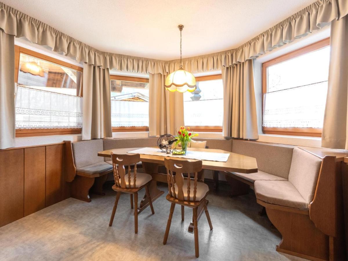 Beautiful Apartment In L Ngenfeld With Terrace Ленгенфельд Екстер'єр фото