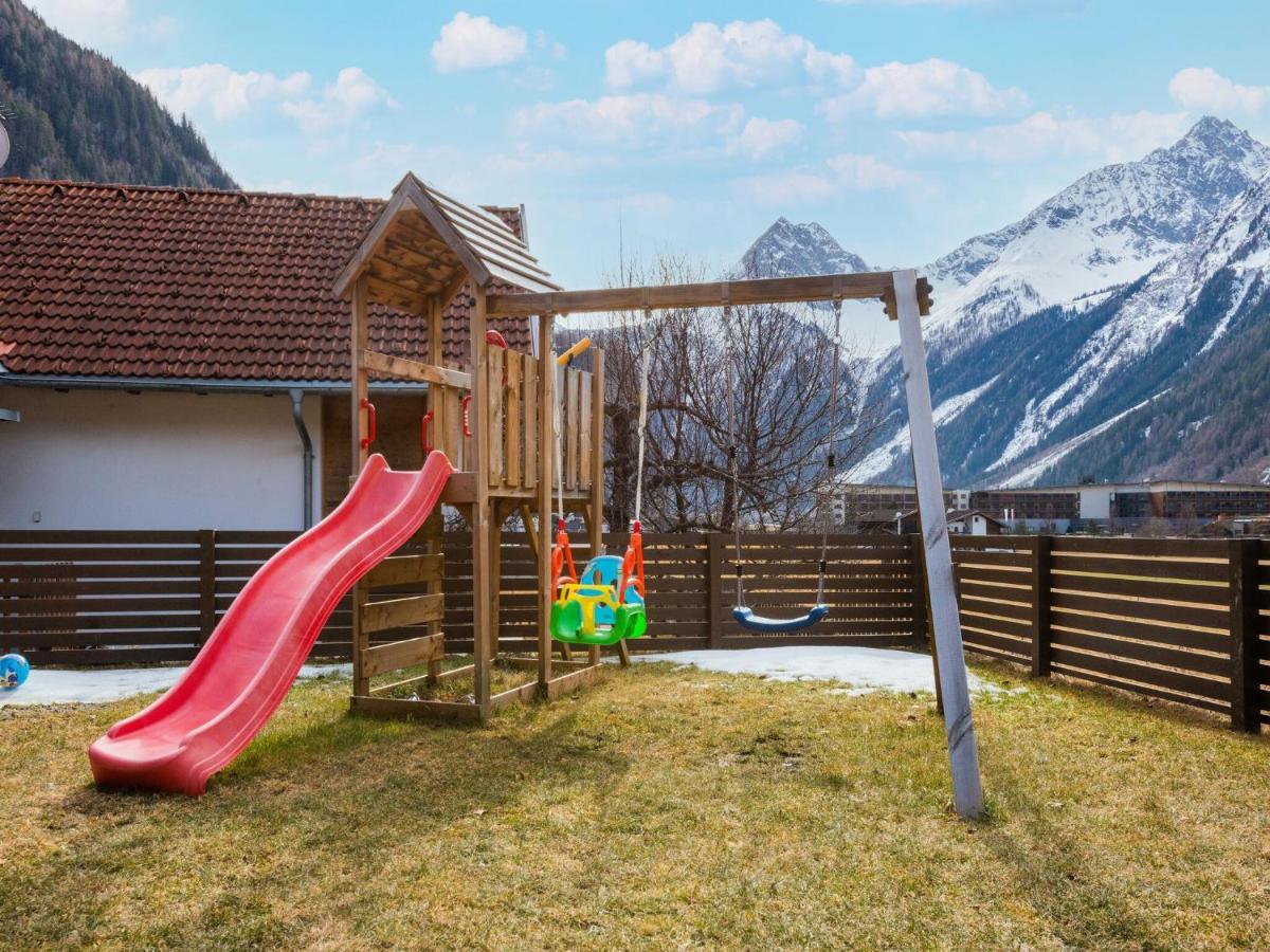 Beautiful Apartment In L Ngenfeld With Terrace Ленгенфельд Екстер'єр фото