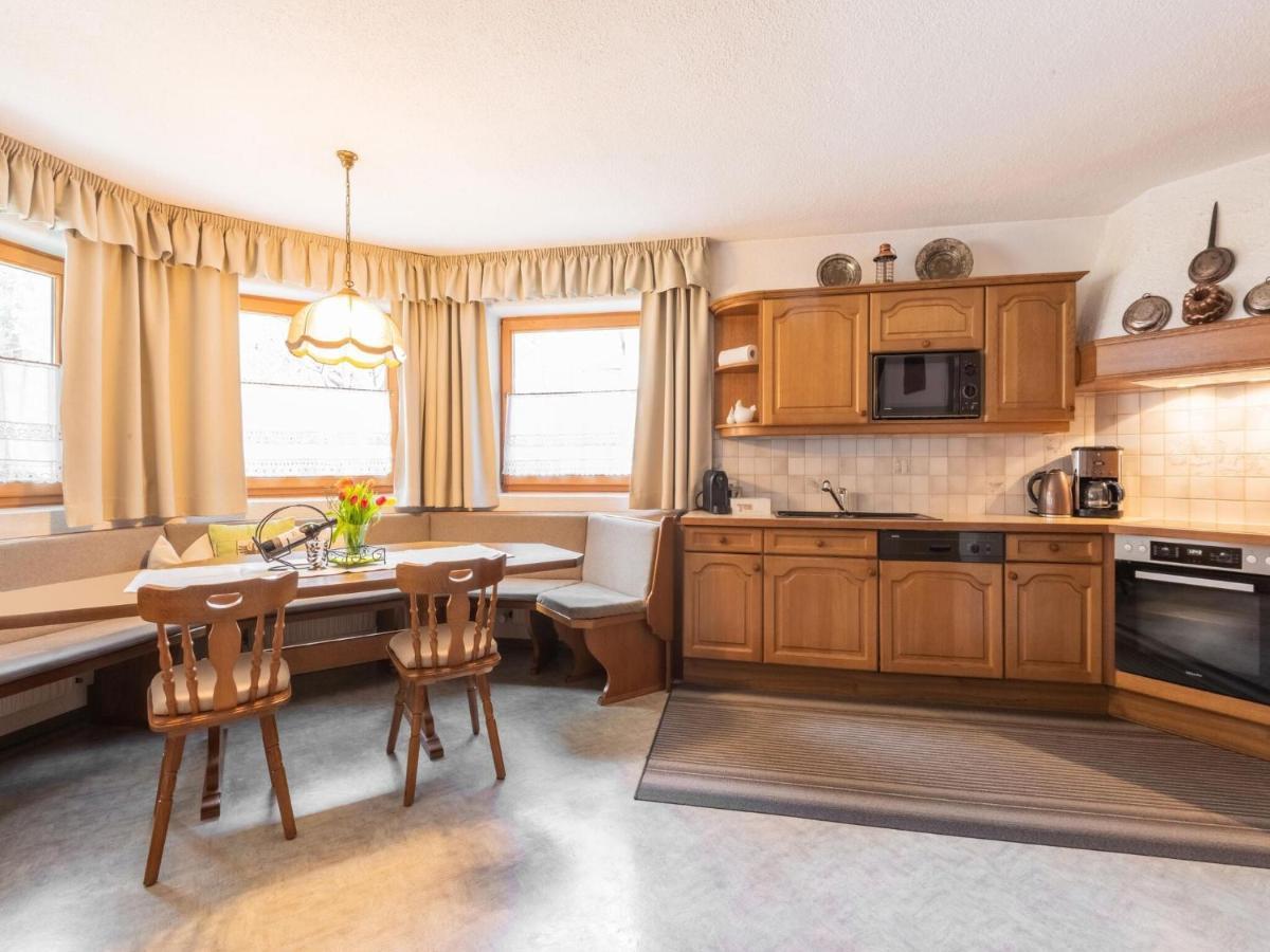 Beautiful Apartment In L Ngenfeld With Terrace Ленгенфельд Екстер'єр фото